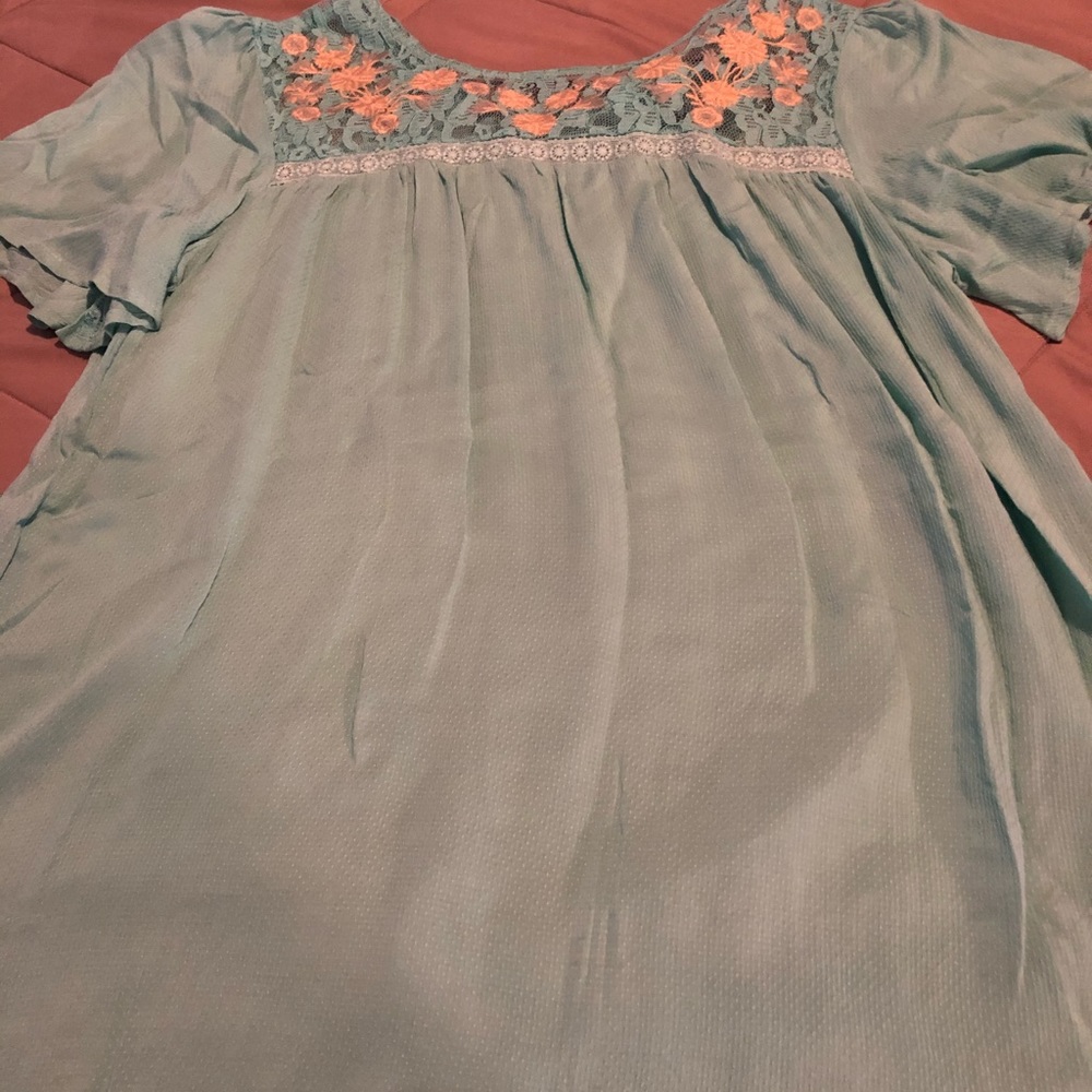 Minty green lace top